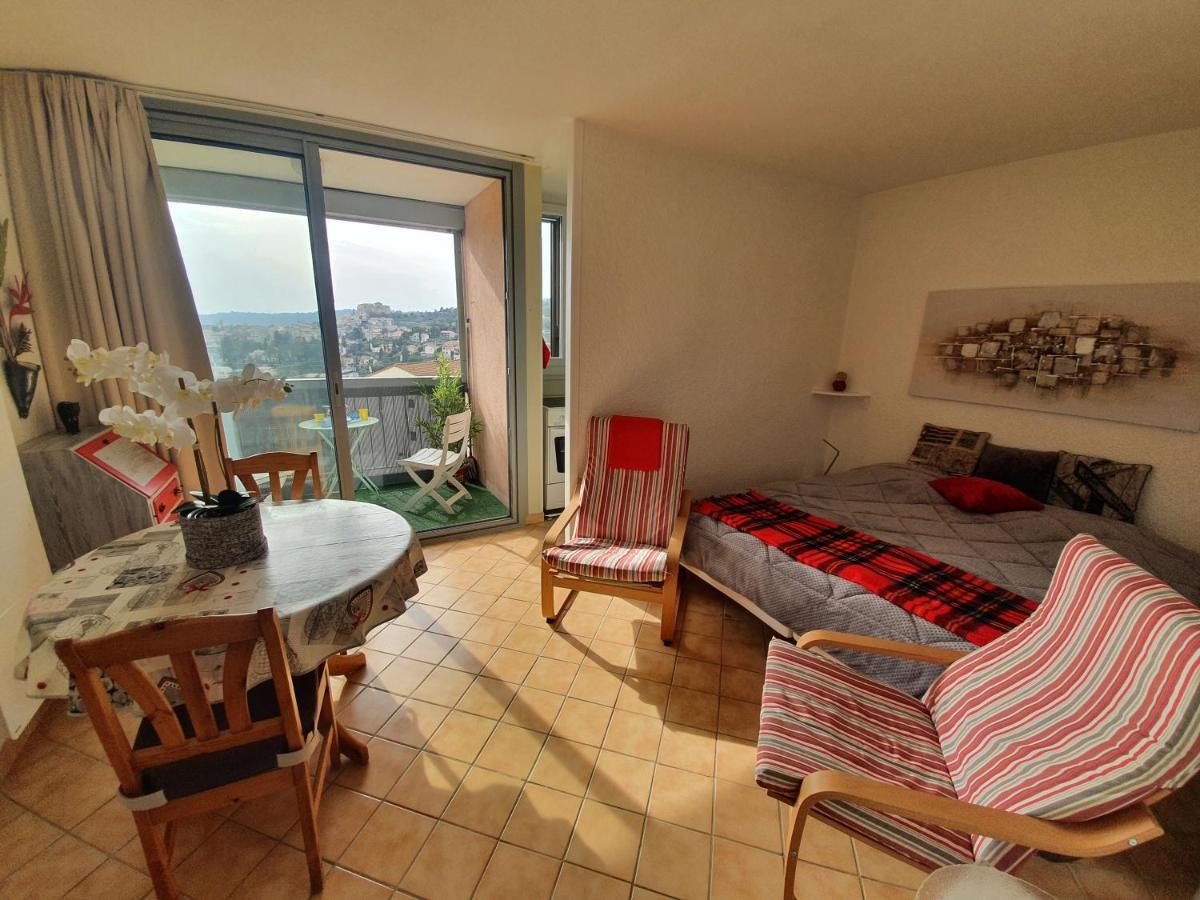 La vue du château - tout confort Gréoux-les-Bains Extérieur photo