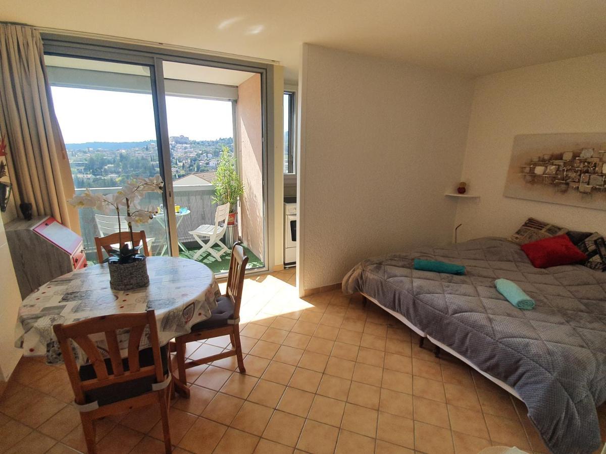 La vue du château - tout confort Gréoux-les-Bains Extérieur photo